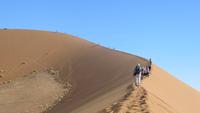 0506 Ausflug nach Sossovlei - Aufstieg auf Big Mama