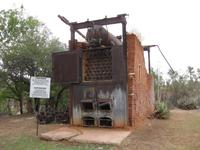 Dampfmaschine im Park am Otjikoto See