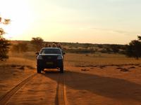 0077 Sundowner in der Kalahari