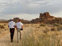 0207 Sundowner-Spaziergang in der Canon Village Lodge