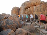 0208 Sundowner-Spaziergang in der Canon Village Lodge