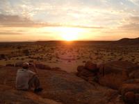 0217 Sundowner in der Canon Village Lodge