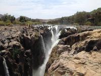 0864 an den Epupa-Wasserfällen an der Grenze zu Angola