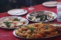 Essen während des Bootsausfluges