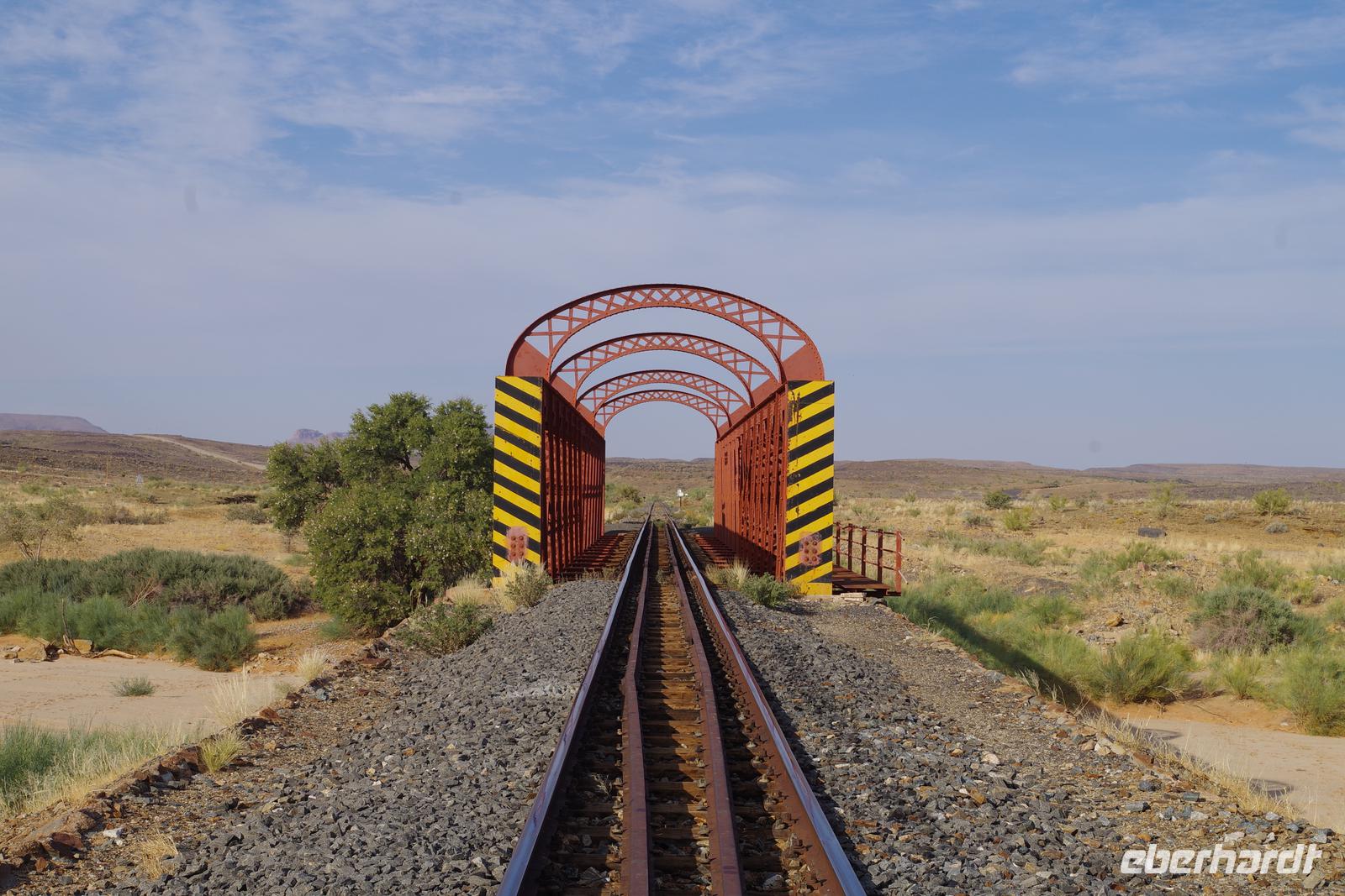 Namibia - Eisenbahnbrücke (2)