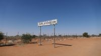 Südlicher Wendekreis des Steinbocks auf dem Weg in die Kalahari