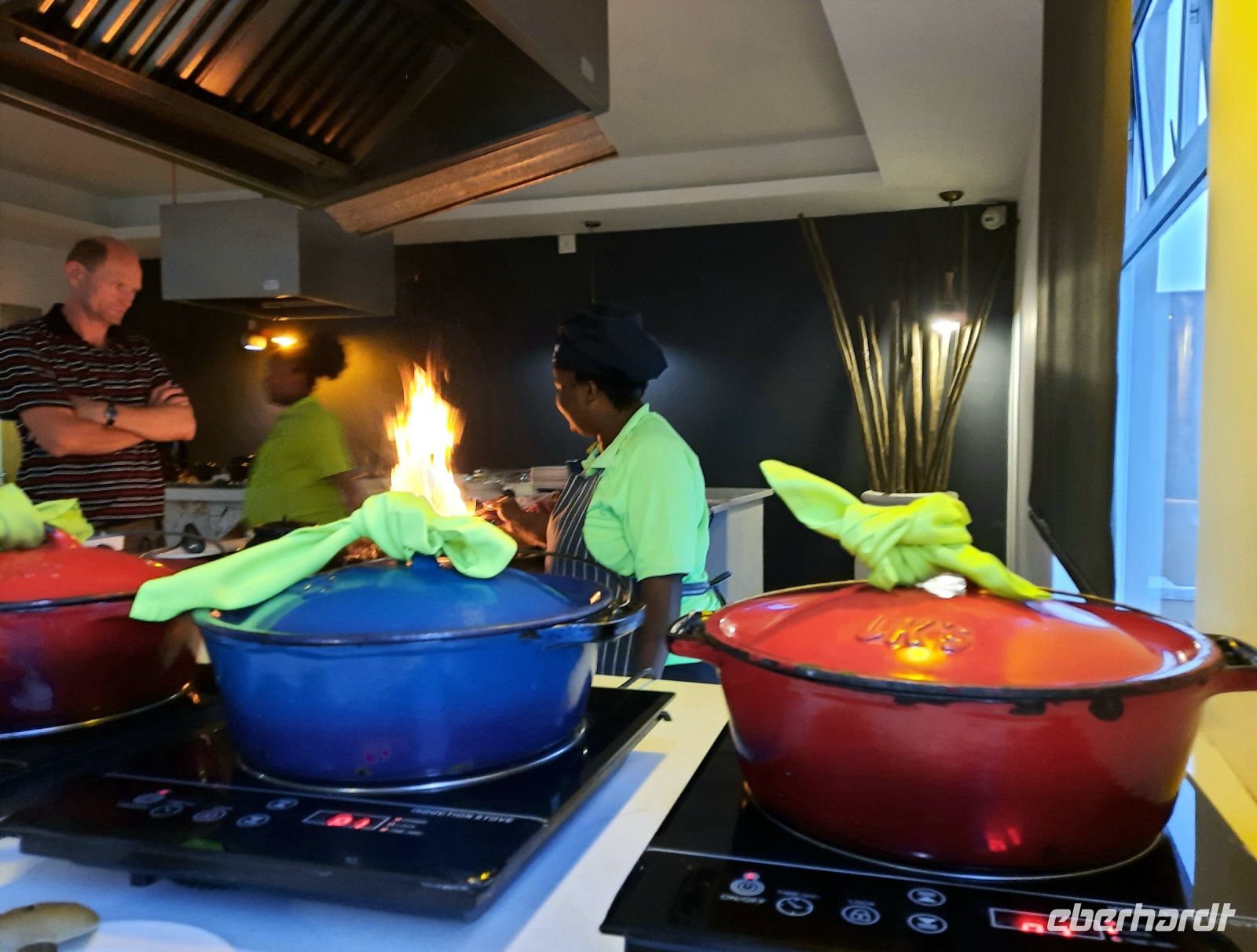 Toshari Lodge - Buffet am Abend