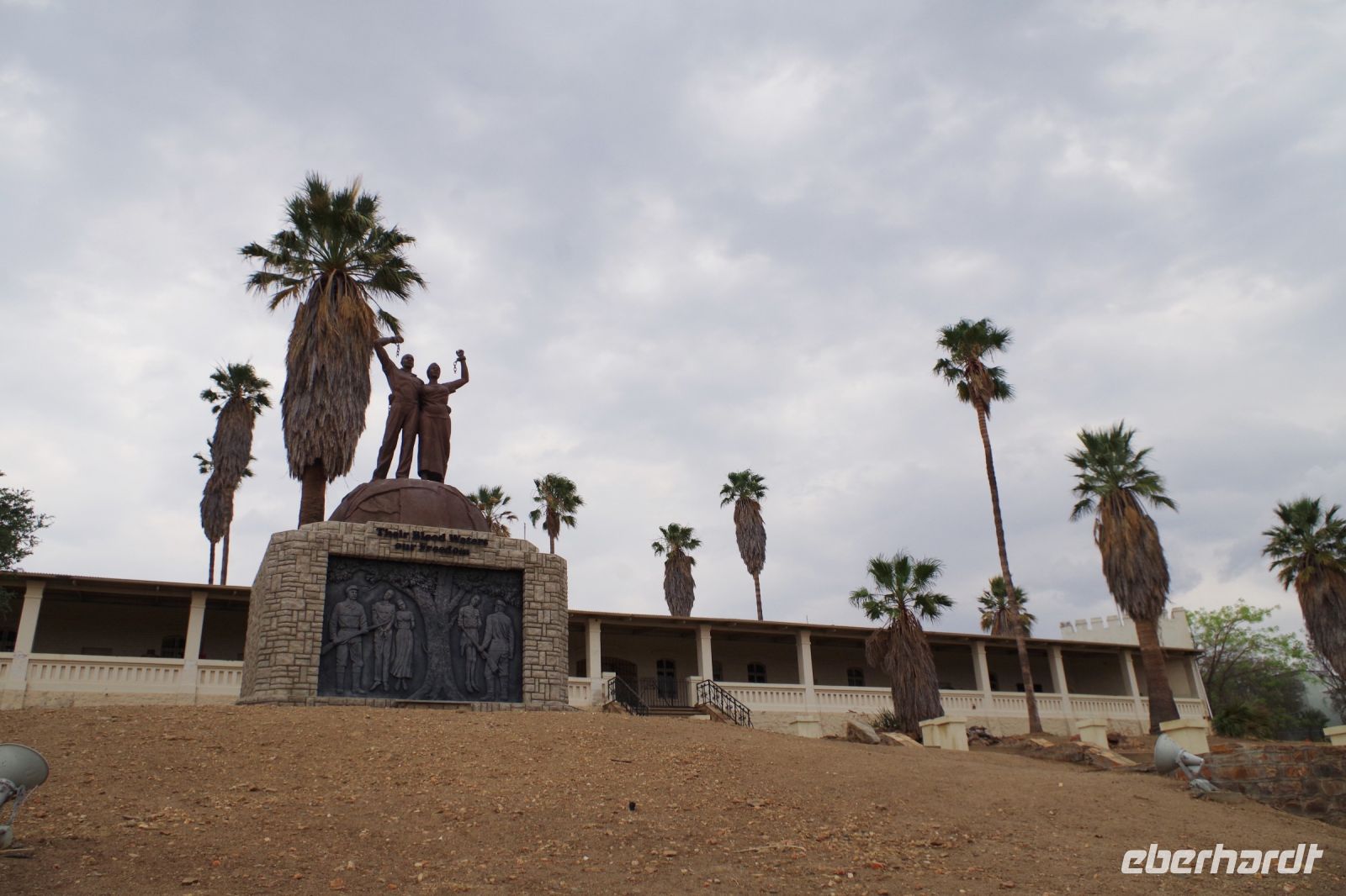 Windhoek - Alte Feste und Genozid Denkmal