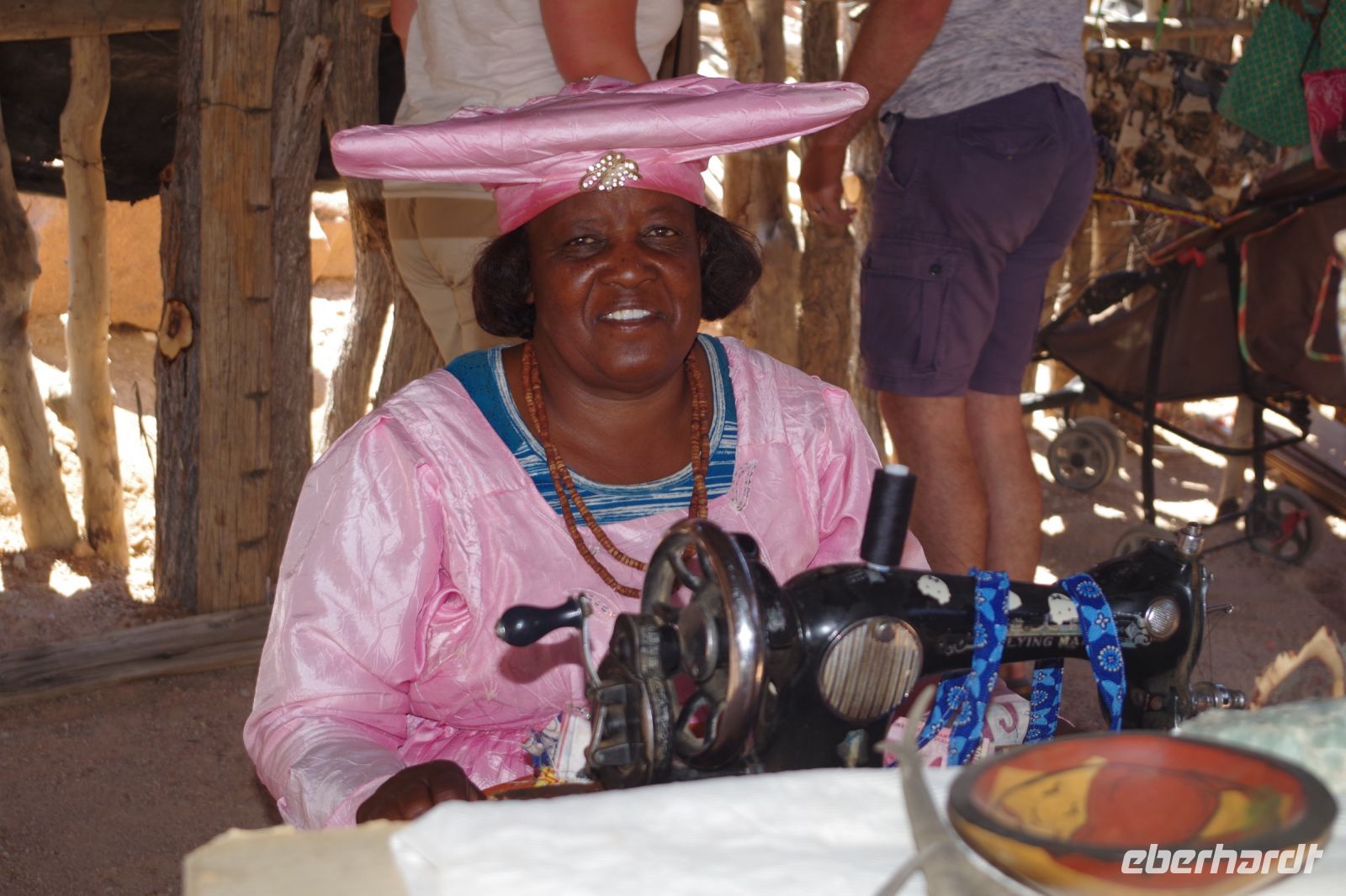 bei den Herero-Damen im Ugab Tal