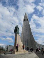 0040 Island -  Reykjavik -  Hallgrimskirkja und Denkmal Leifer Eriksson