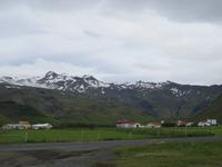 1085 Island - Südküste - Stopp am Besucherzentrum Eyjafjallajökull - Bauernhof direkt unter dem Vulkan