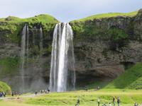 1087 Island - Südküste - Stopp am Seljallandwasserfall