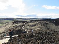 318 Island - Fahrt nach Akureyri - Aufstieg zum Krater Grabrok