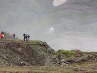449 Island - Besuch des Godafoss - Fontäne kommt aus der Erde