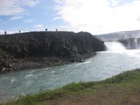 Blick zur anderen Seite des Wasserfalls