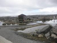 Unerreichbares Toilettenhäuschen am Parkplatz des Dettifoss