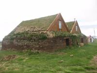 Sommerhäuschen im Grassoden-Stil am höchst gelegenen Bauernhof