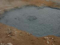 Brodelnde Schlammquellen