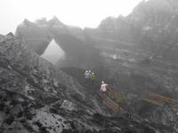 Island - Gletscherhöhlenwanderung bei strömendem Regen 