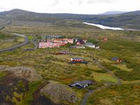 Island - Blick vom Krater Grábrók auf die Universität