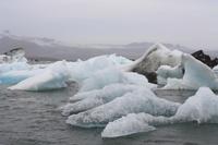 Eisberge, soweit das Auge blicken kann