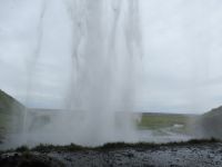Hinter dem Seljalandsfoss