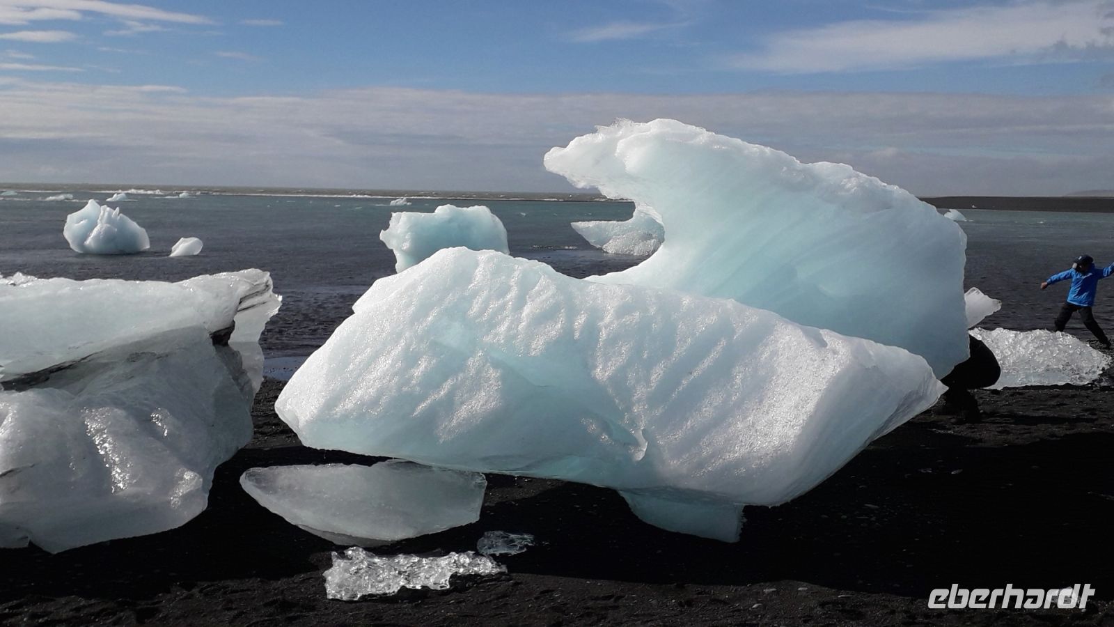 Die schmelzenden Eisschollen am Diamantenstrand