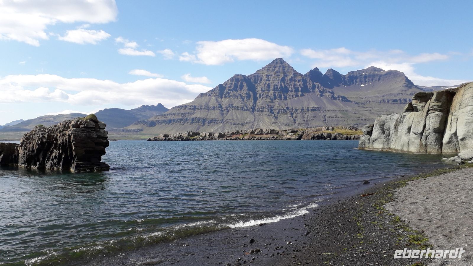 Pyramidenförmige Berge