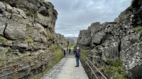 Rundgang im Thingvellir Nationalpark -  Grabenbruchzone zwischen amerikanischer und europäischer Platte