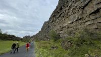 Rundgang im Thingvellir Nationalpark -  Grabenbruchzone zwischen amerikanischer und europäischer Platte
