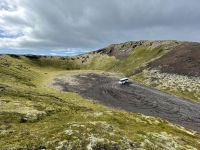 Fotopause an einem Vulkankrater