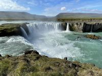 Rundgang am Godafoss Wasserfall