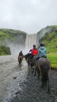 Rundreise Island - Stopp am Skógafoss-Wasserfall