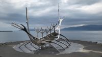 Rundreise Island - Spaziergang in Reykjavik mit Solfar, das Sonnenschiff