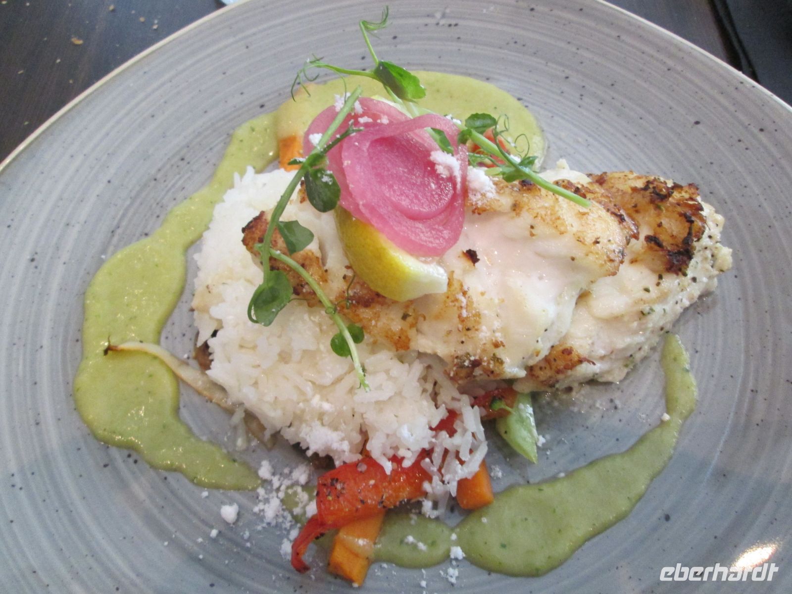 letztes gemeinsames Abendessen in Reykjavik: Seewolf auf Gemüse und Reis