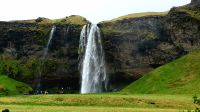 Island Rundreise: Seljalandsfoss.