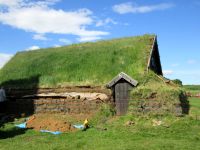 Restaurierung eines Grassodenhauses bei Skalholt &ndash; &copy; Heike Heinen (Eberhardt TRAVEL)