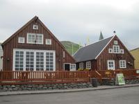 Husavik-Häuser am Hafen