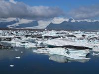In der Gletscherlagune des mächtigen Vatnajökull