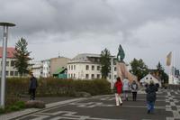 Am Denkmal für Leif Eriksson