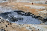 brodelnde Schlammquellen