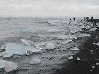 Am Strand von Jökulsárlón