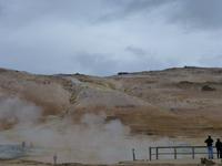 Dampfende Landschaft im Hochtemperaturgebiet