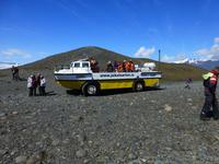 Amphibienfahrzeug an der Gletscherlagune