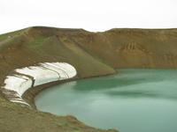 Blick in einen Kratersee