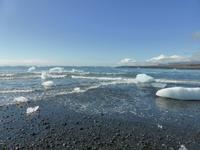 an der Mündung der Gletscherlagune Jökulsárlòn ins Meer