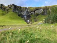 Wasserfall bei Dverghamrar (Basaltsäulen)