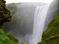 am Skógerfoss-Wasserfall
