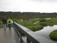 Auf dem Weg zum historischen Parlamentsplatz im Nationalpark Thingvellir