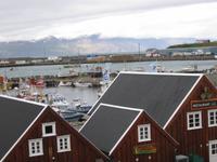 Blick über den Hafen von Husavik